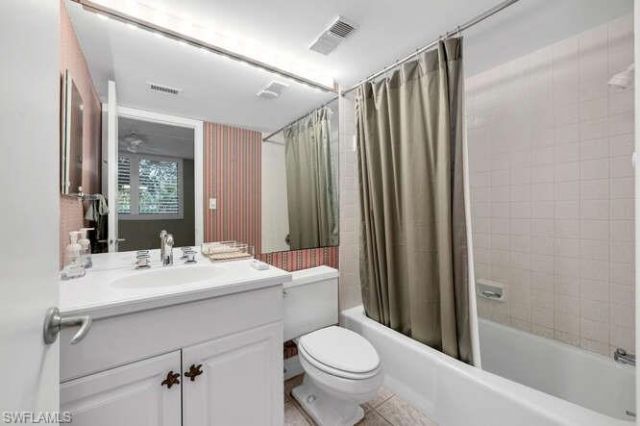 2340 Gulf Shore Blvd N, Unit 108, Naples, FL 34103 Photo