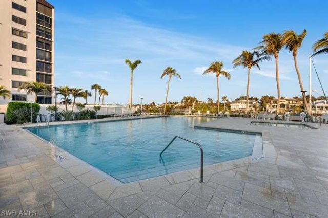 2340 Gulf Shore Blvd N, Unit 108, Naples, FL 34103 Photo