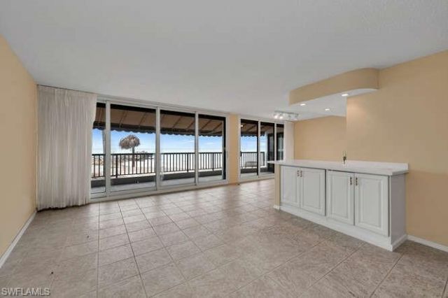 2340 Gulf Shore Blvd N, Unit 108, Naples, FL 34103 Photo