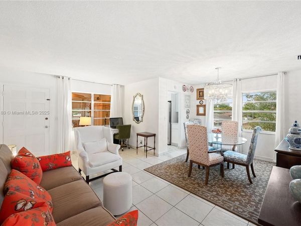 160 NE 8th Ave, Unit 9B, Hallandale Beach, FL 33009