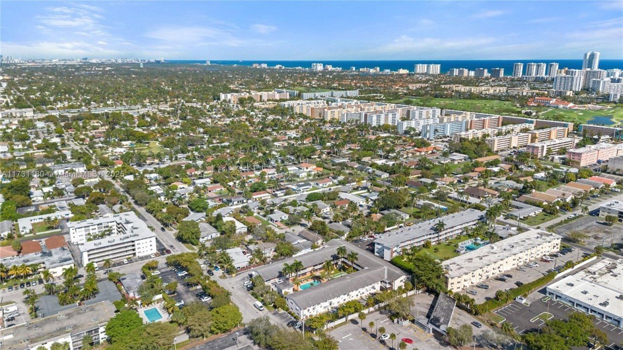 160 NE 8th Ave, Unit 9B, Hallandale Beach, FL 33009 Photo