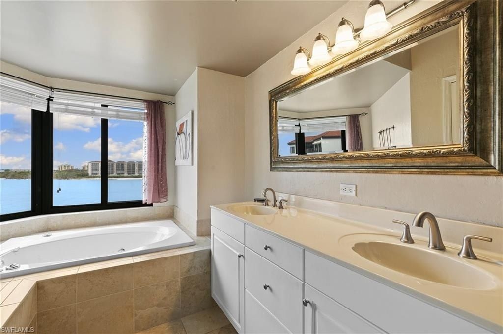 502 La Peninsula Blvd, Unit 502, Naples, FL 34113 Photo