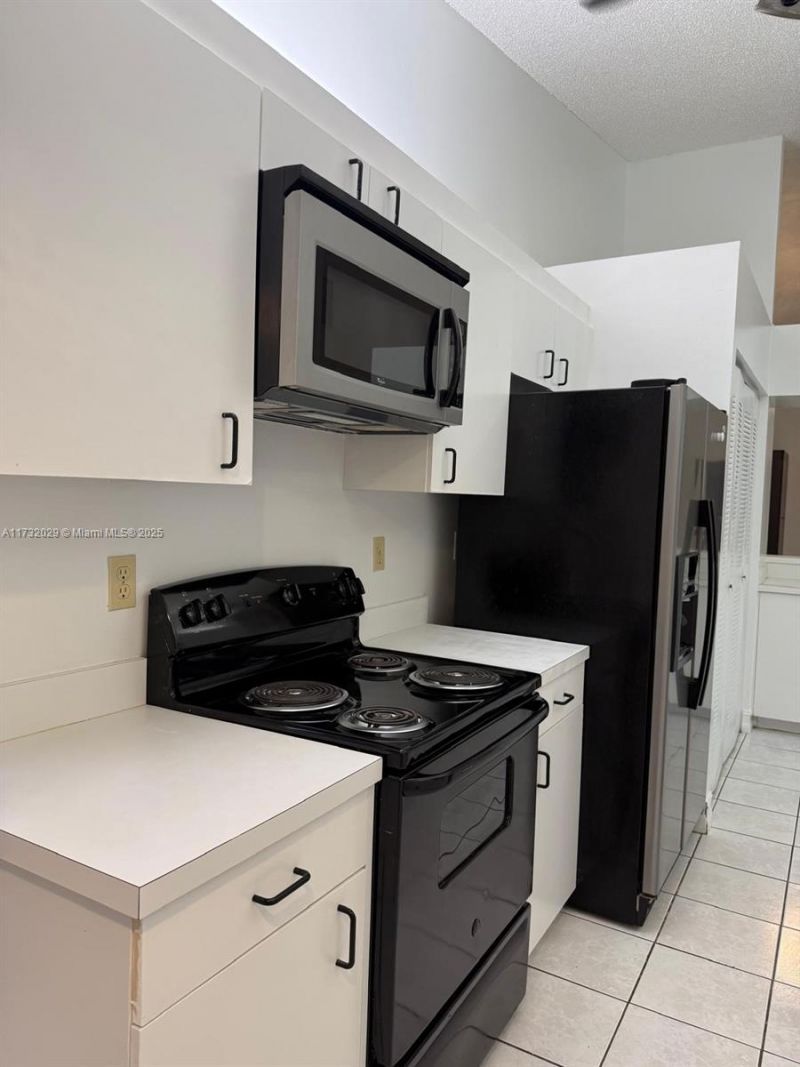 8204 NW 100th Ln, Tamarac, FL 33321 Photo