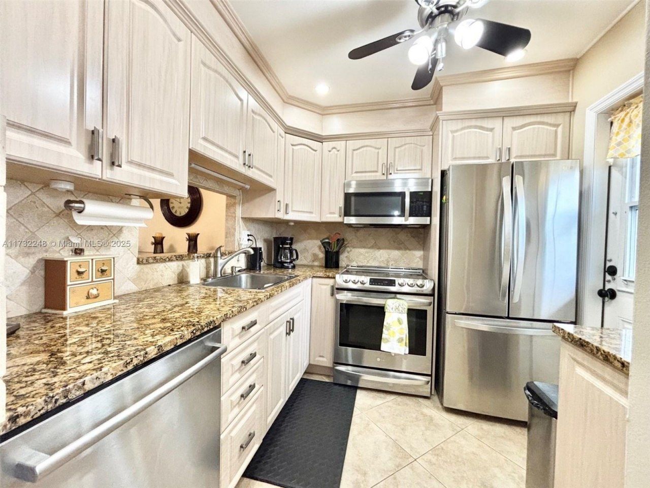 4806 NW 36th St, Unit 501, Lauderdale Lakes, FL 33319 Photo