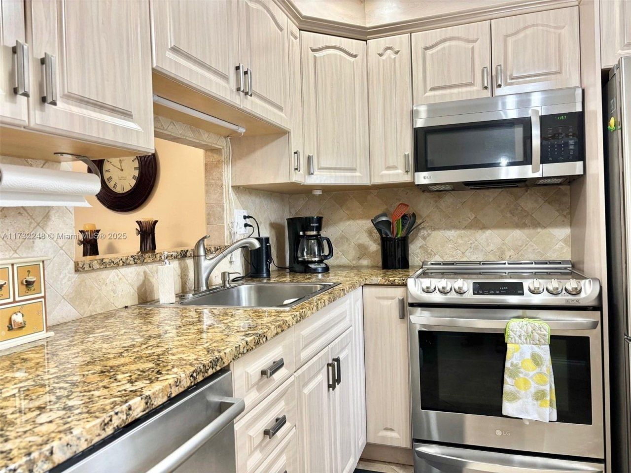 4806 NW 36th St, Unit 501, Lauderdale Lakes, FL 33319 Photo