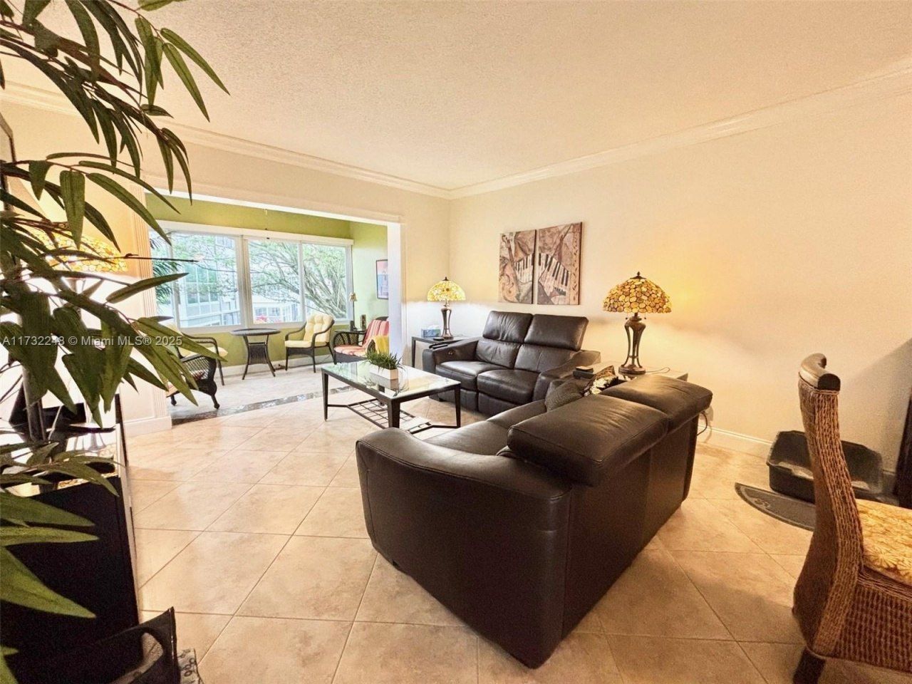 4806 NW 36th St, Unit 501, Lauderdale Lakes, FL 33319 Photo