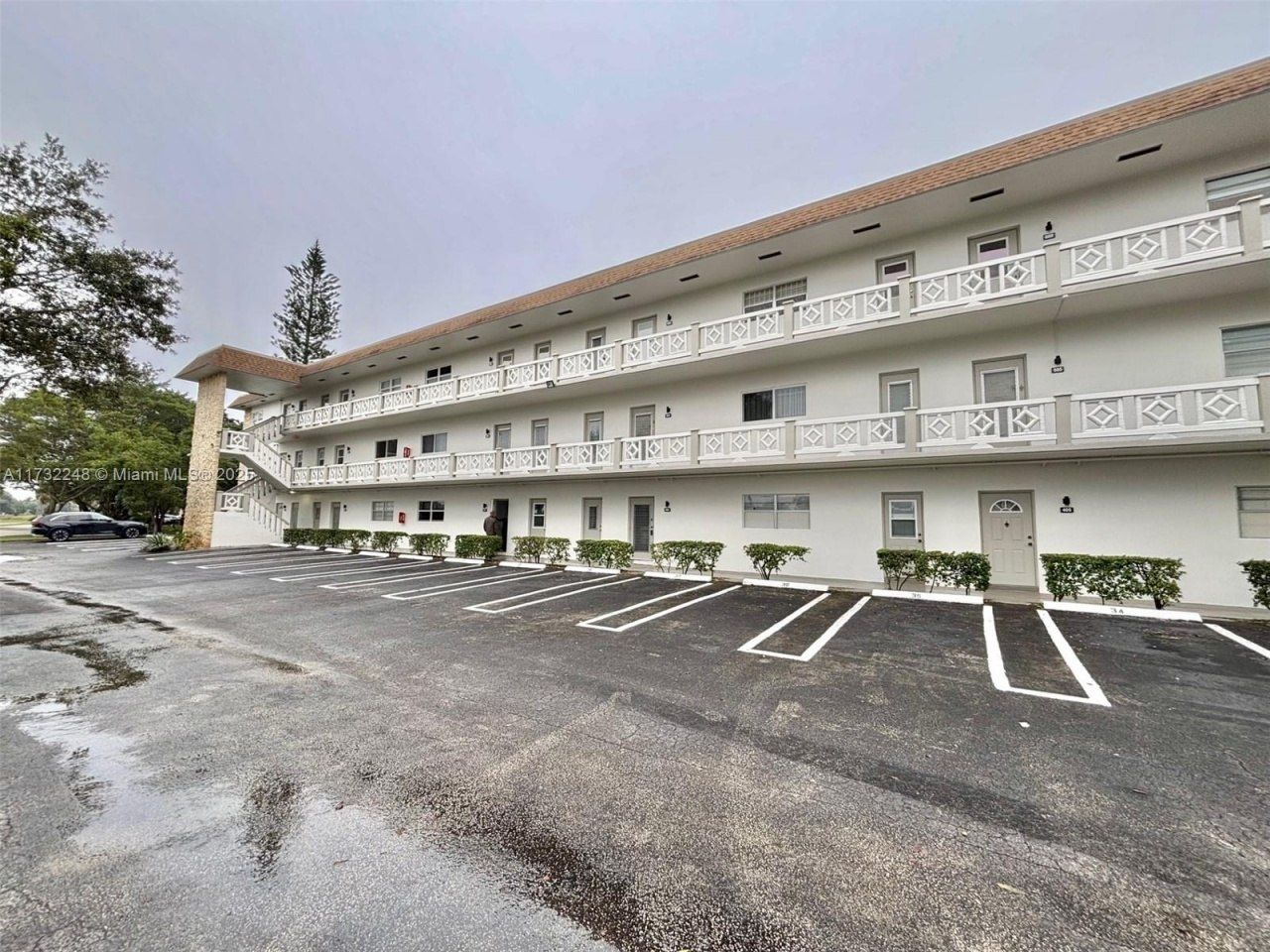 4806 NW 36th St, Unit 501, Lauderdale Lakes, FL 33319 Photo