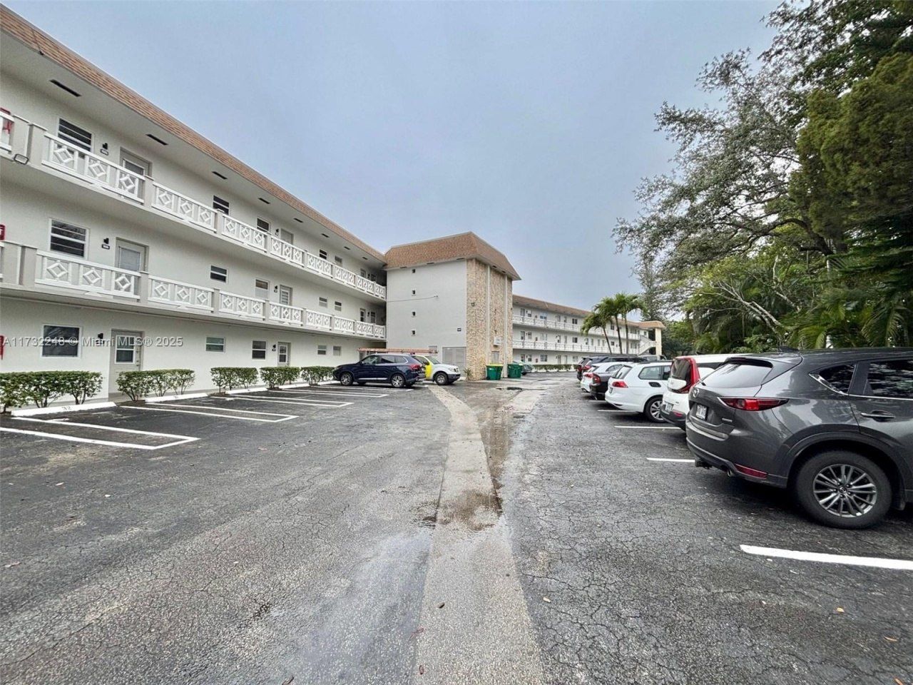 4806 NW 36th St, Unit 501, Lauderdale Lakes, FL 33319 Photo
