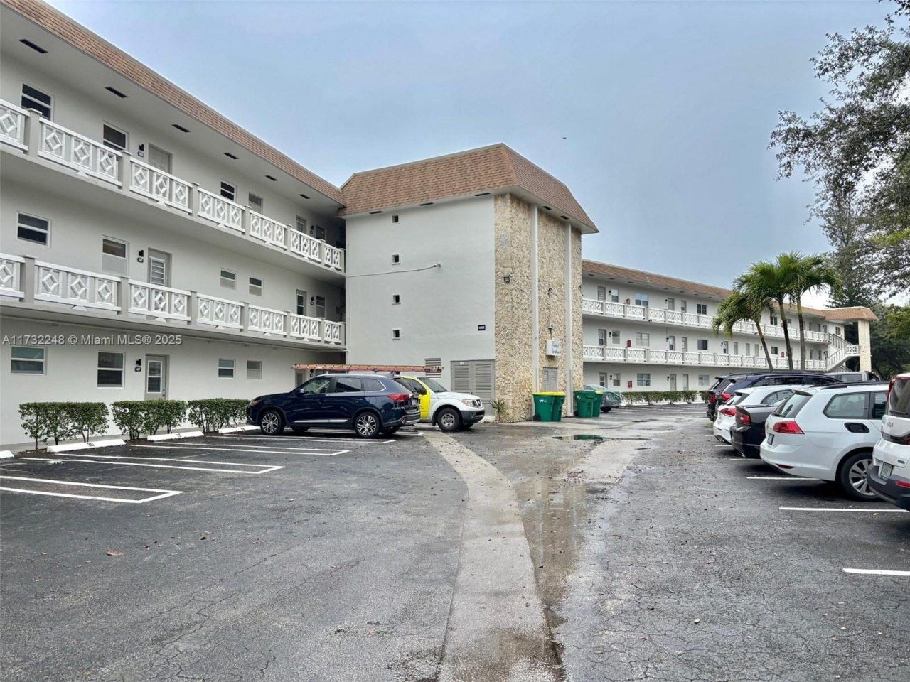 4806 NW 36th St, Unit 501, Lauderdale Lakes, FL 33319 Photo