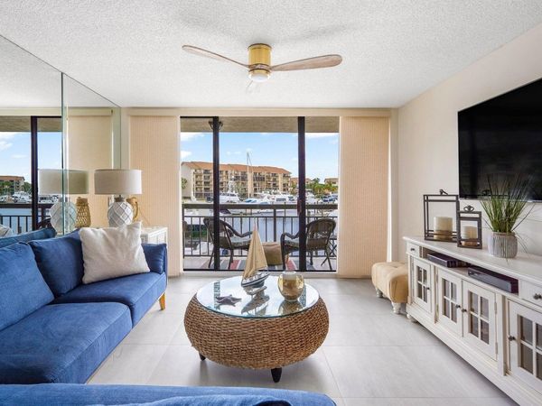 2601 Marina Isle Way, Unit 202, Jupiter, FL 33477