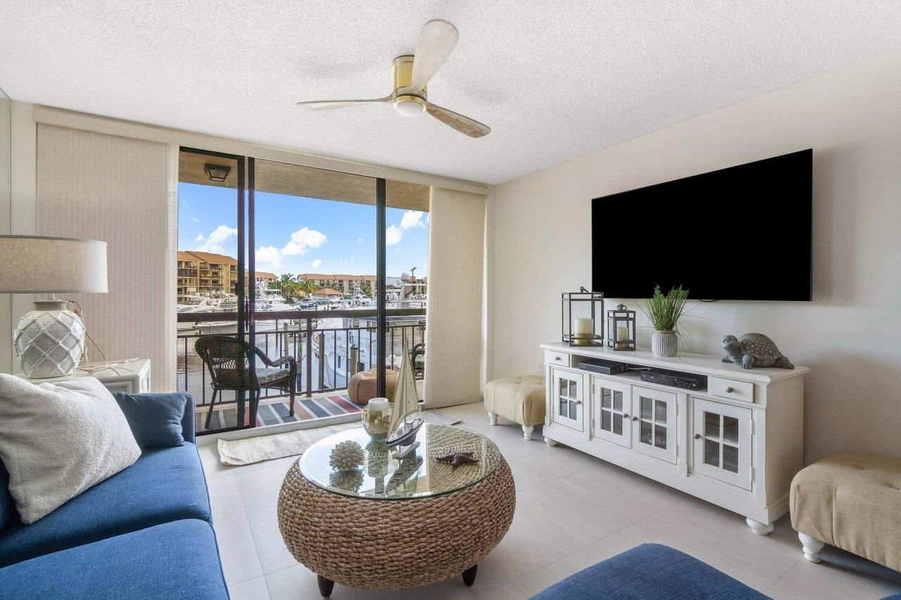 2601 Marina Isle Way, Unit 202, Jupiter, FL 33477 Photo