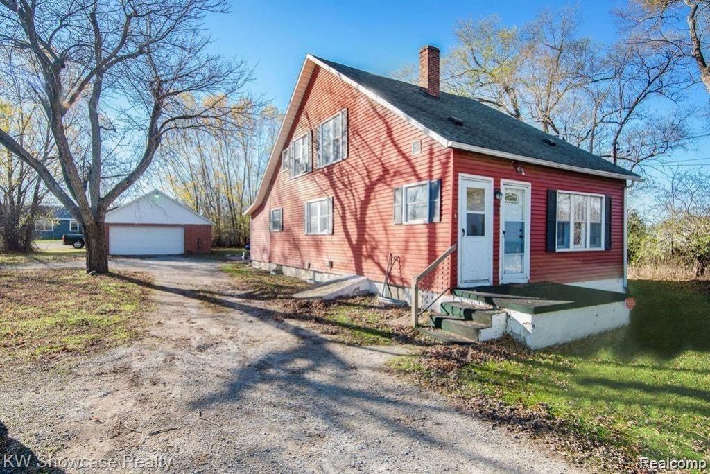 1261 W Grand Blanc Road, Mundy Township, MI 48439 Main Photo