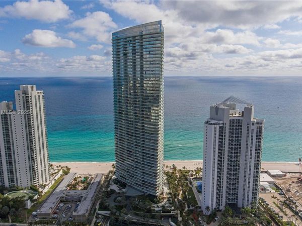18975 Collins Ave, Unit 305, Sunny Isles Beach, FL 33160