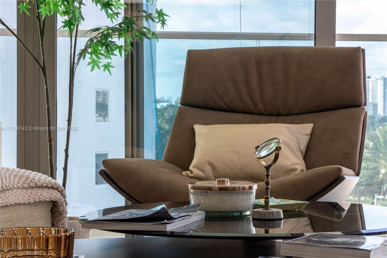 18975 Collins Ave, Unit 305, Sunny Isles Beach, FL 33160 Photo