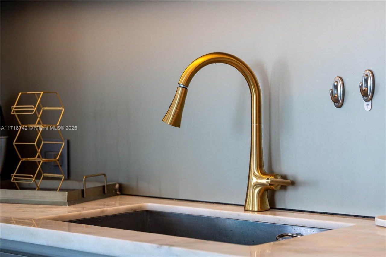 18975 Collins Ave, Unit 305, Sunny Isles Beach, FL 33160 Photo