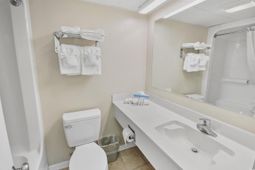 2207 S Ocean Blvd. photo 4