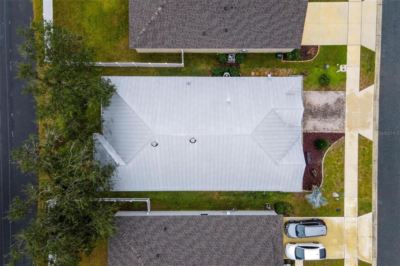 6342 Sanders Grove Circle, Okahumpka, FL 34762 Photo