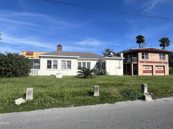 819 Dr Mary McLeod Bethune Boulevard, Daytona Beach, FL 32114