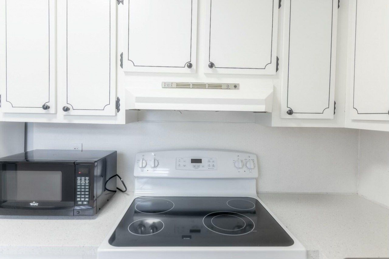 2840 Cynthia 204 Lane, Unit 204, Lake Worth Beach, FL 33461 Photo