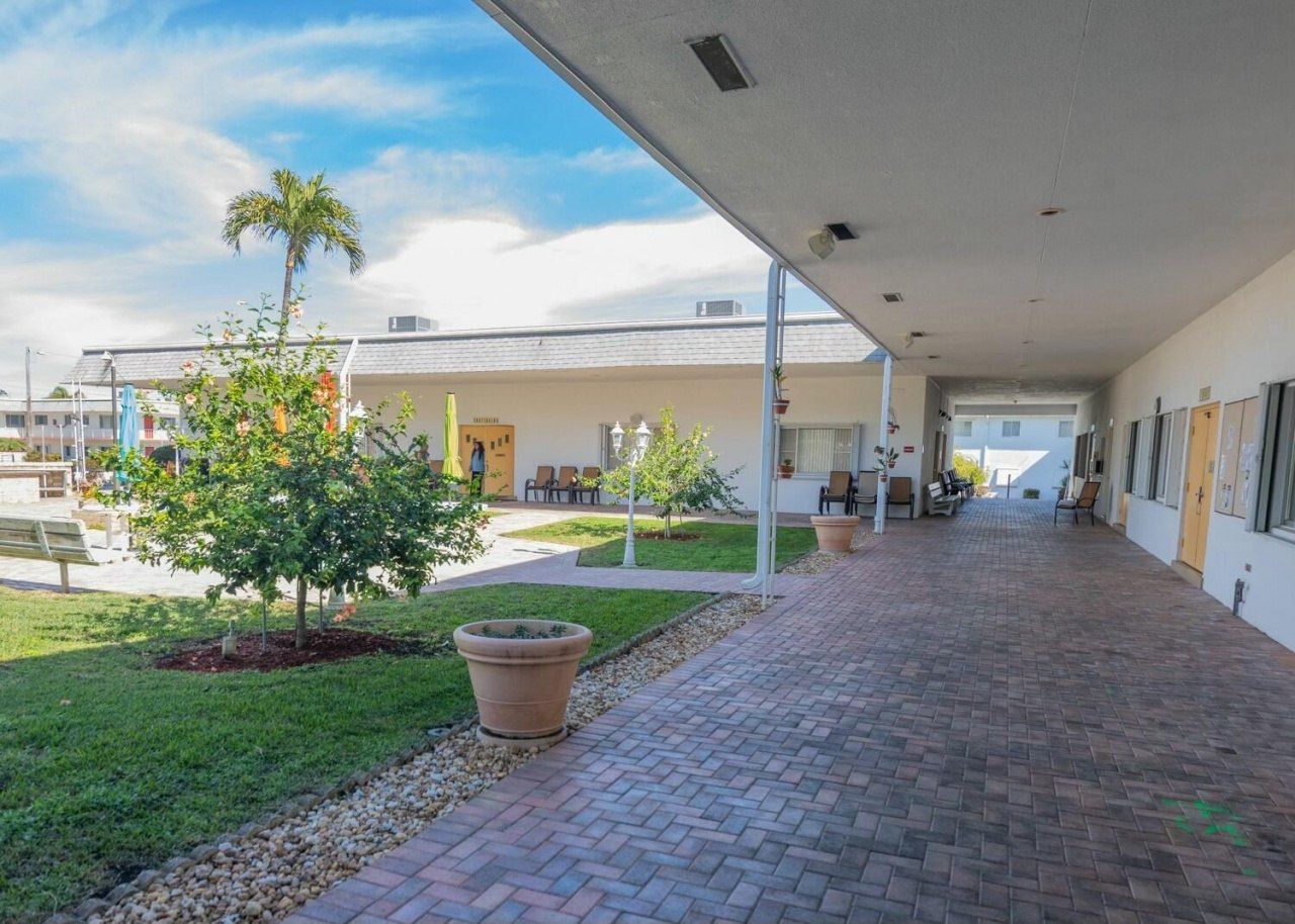 2840 Cynthia 204 Lane, Unit 204, Lake Worth Beach, FL 33461 Photo