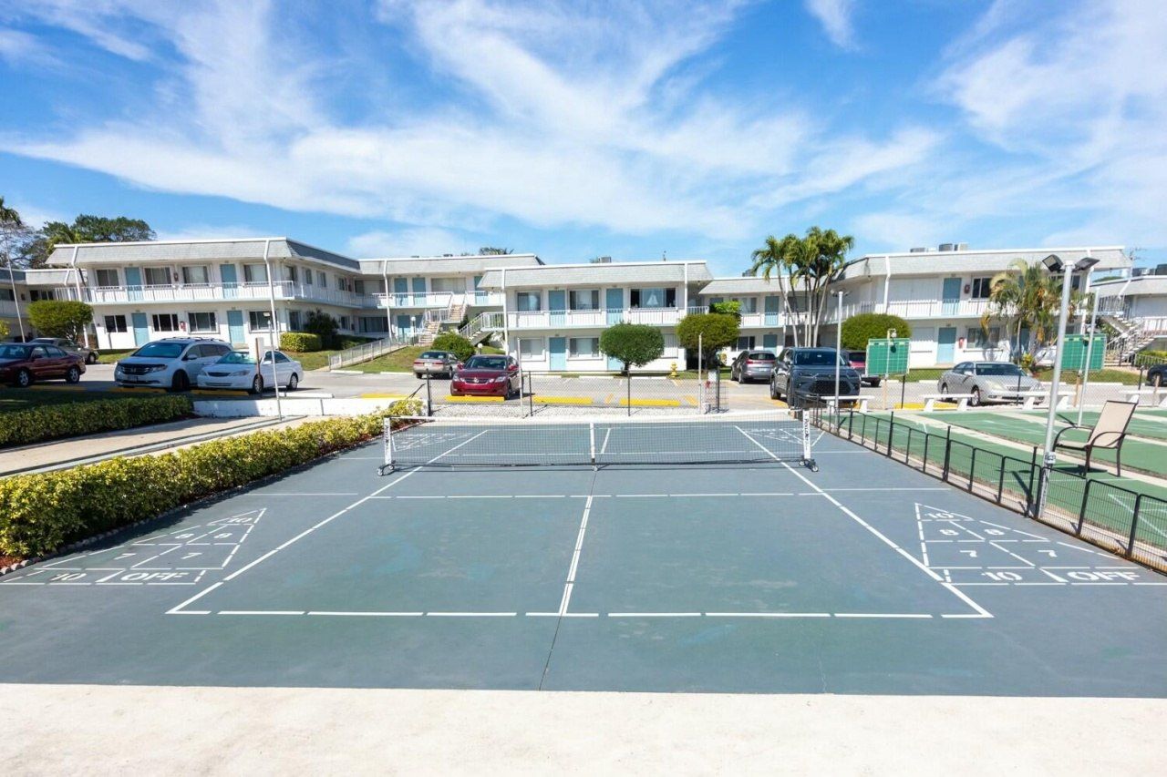2840 Cynthia 204 Lane, Unit 204, Lake Worth Beach, FL 33461 Photo