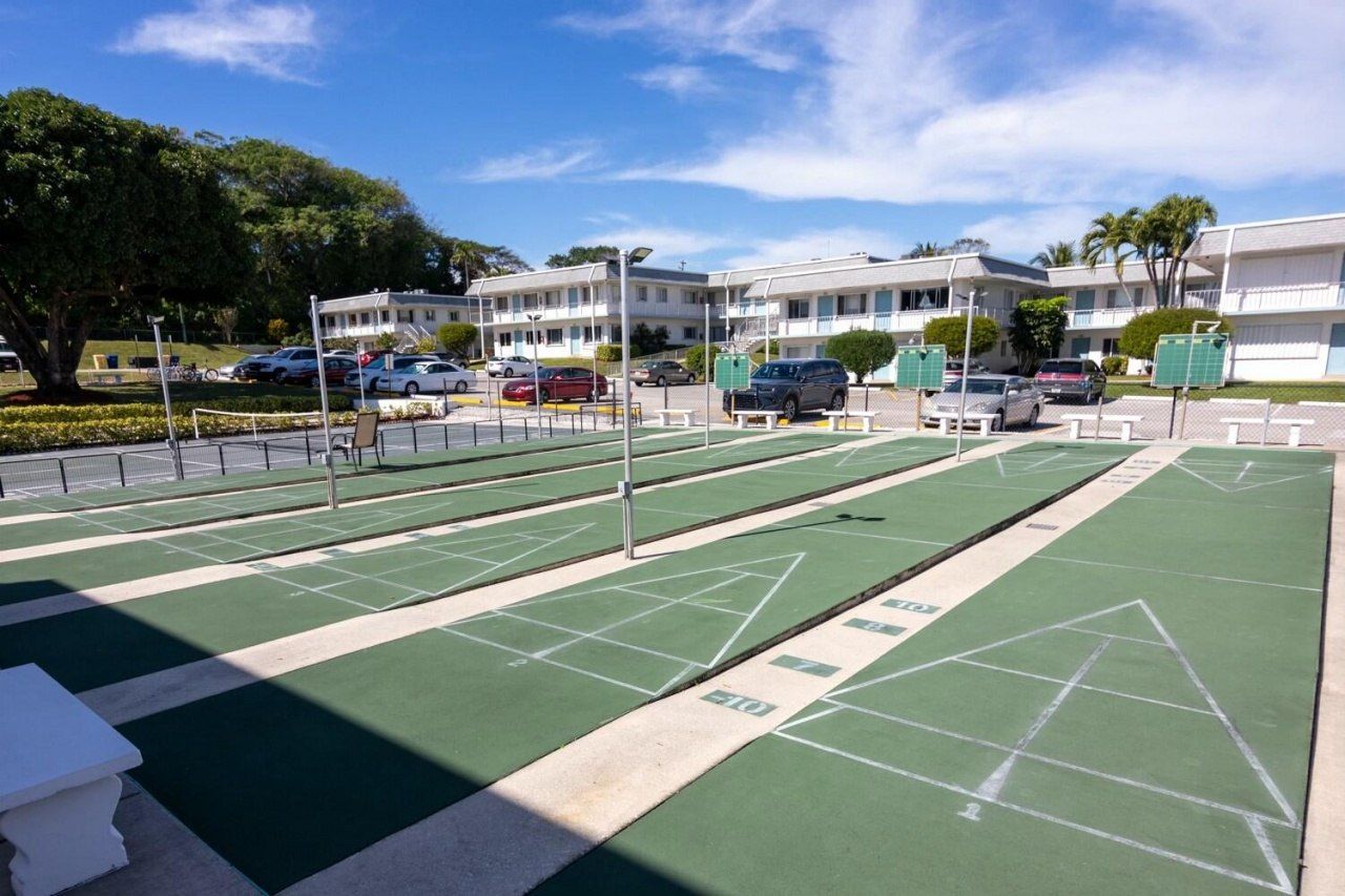 2840 Cynthia 204 Lane, Unit 204, Lake Worth Beach, FL 33461 Photo