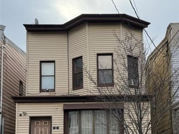 95-20 41 Ave, Elmhurst, NY 11373