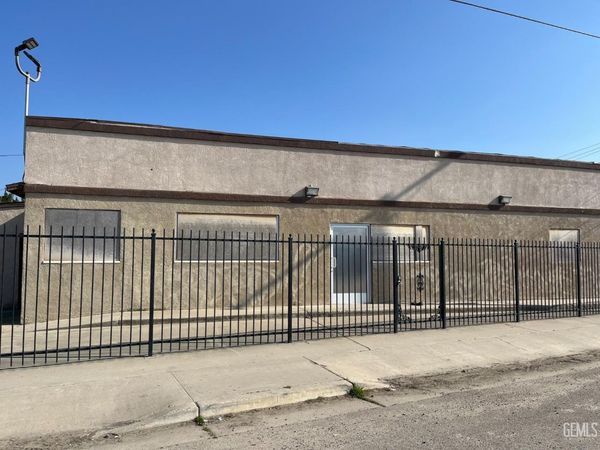 267 Cedar Avenue, Earlimart, CA 93219