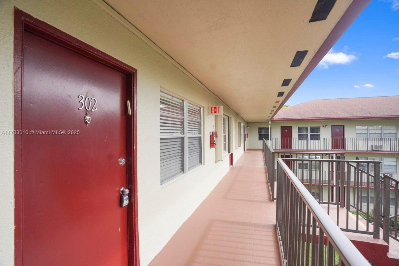 151 SW 135th Ter, Unit 302T, Pembroke Pines, FL 33027 Photo