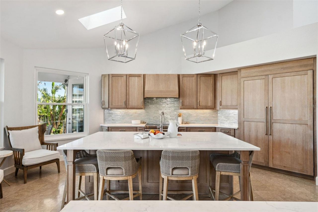 123 8th Street E, Tierra Verde, FL 33715 Photo
