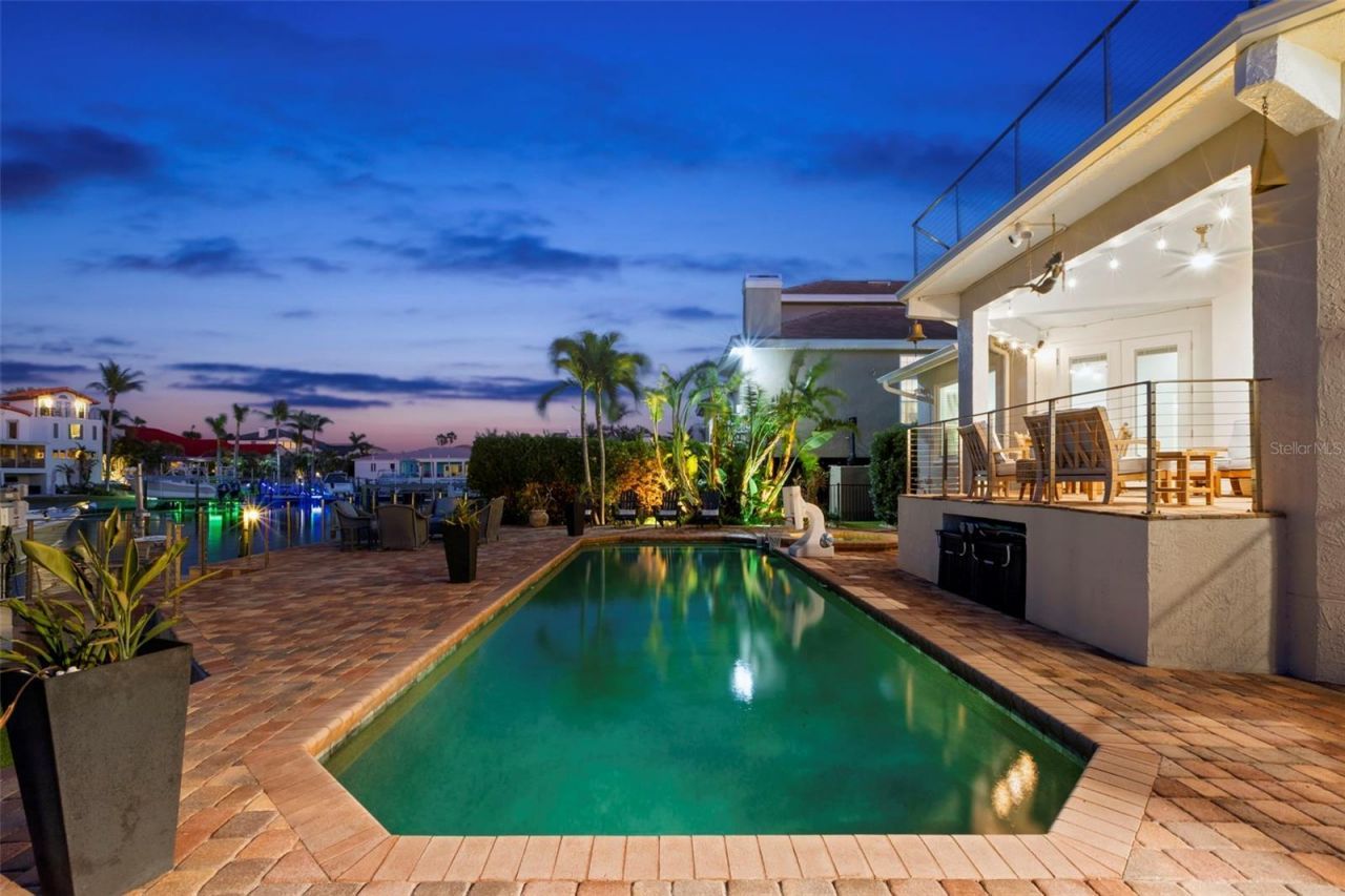 123 8th Street E, Tierra Verde, FL 33715 Photo