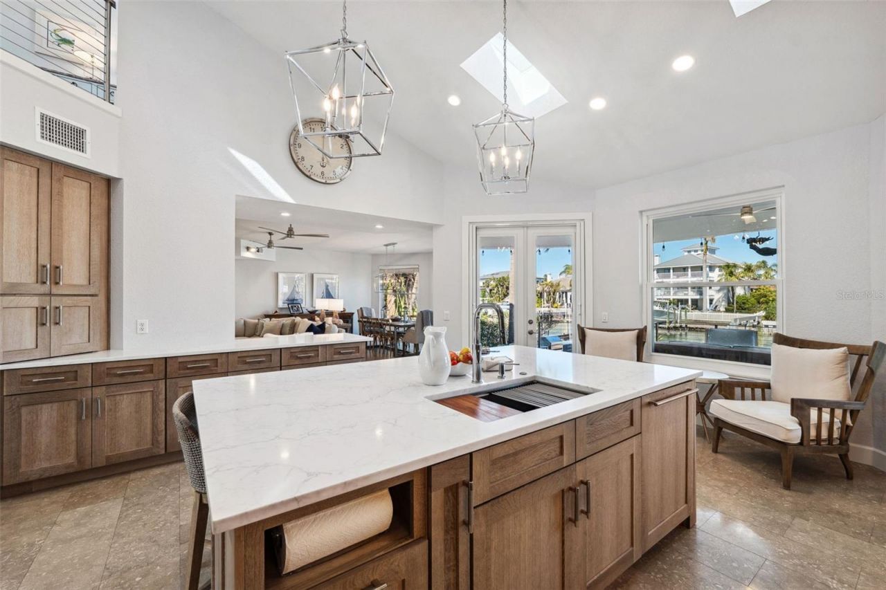 123 8th Street E, Tierra Verde, FL 33715 Photo