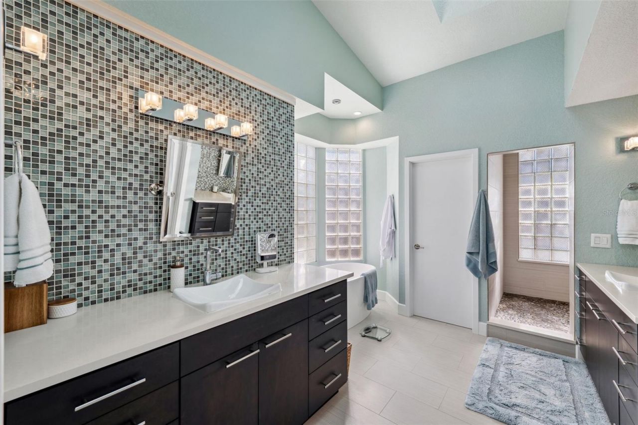 123 8th Street E, Tierra Verde, FL 33715 Photo