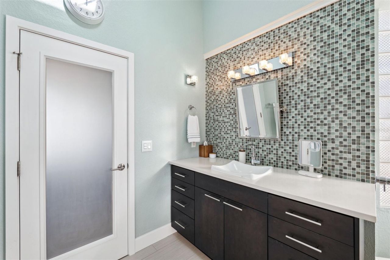 123 8th Street E, Tierra Verde, FL 33715 Photo