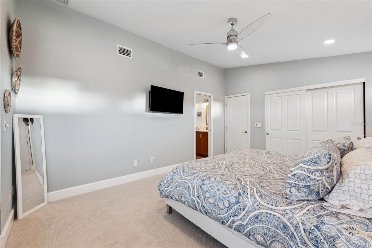 123 8th Street E, Tierra Verde, FL 33715 Photo