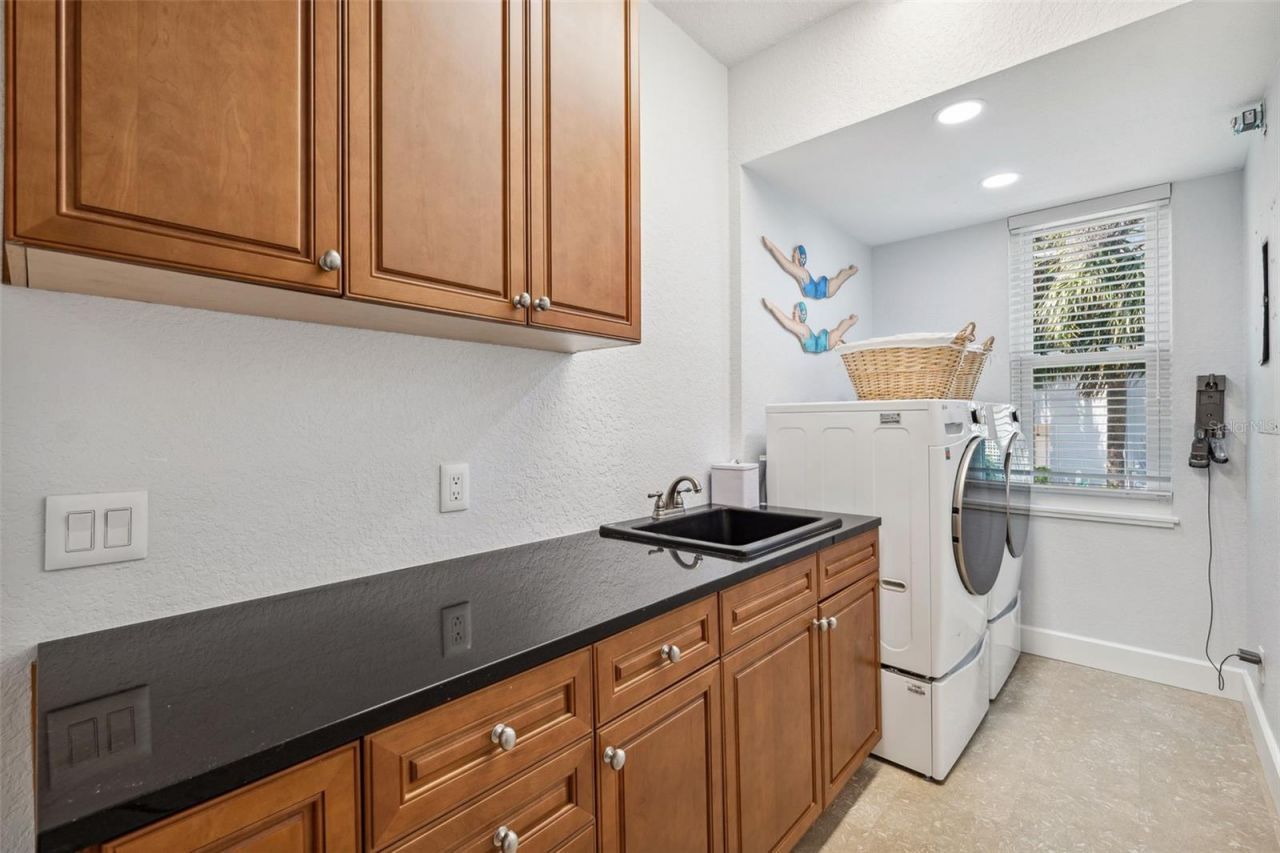 123 8th Street E, Tierra Verde, FL 33715 Photo