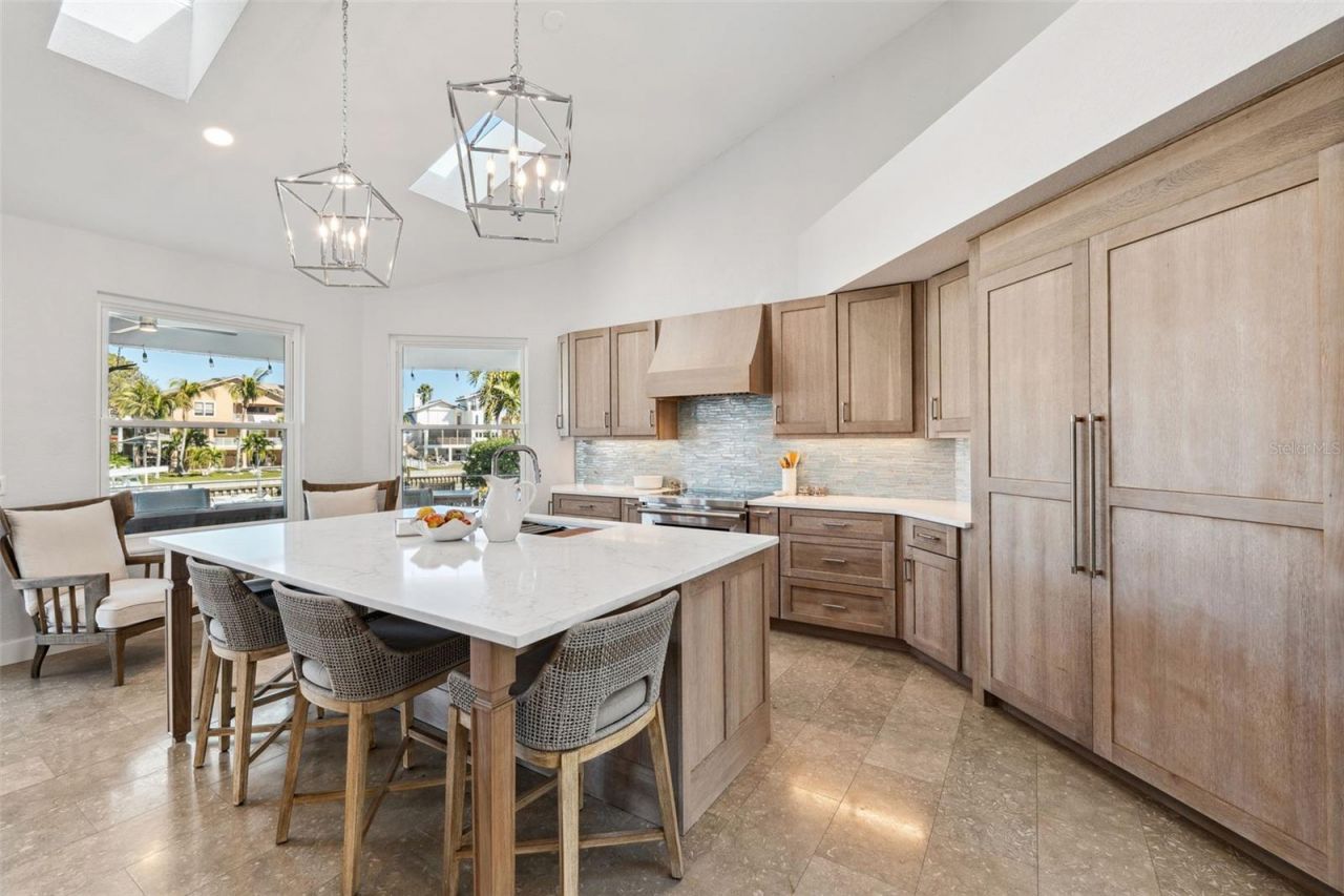 123 8th Street E, Tierra Verde, FL 33715 Photo