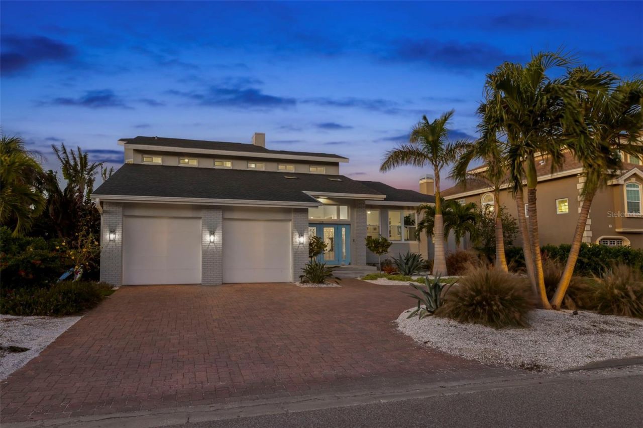 123 8th Street E, Tierra Verde, FL 33715 Photo