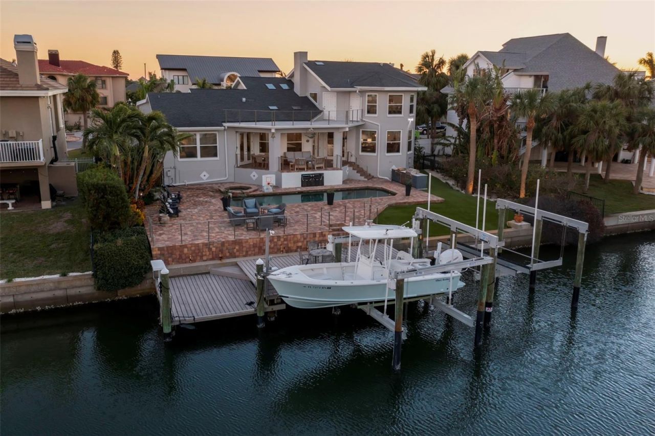 123 8th Street E, Tierra Verde, FL 33715 Photo