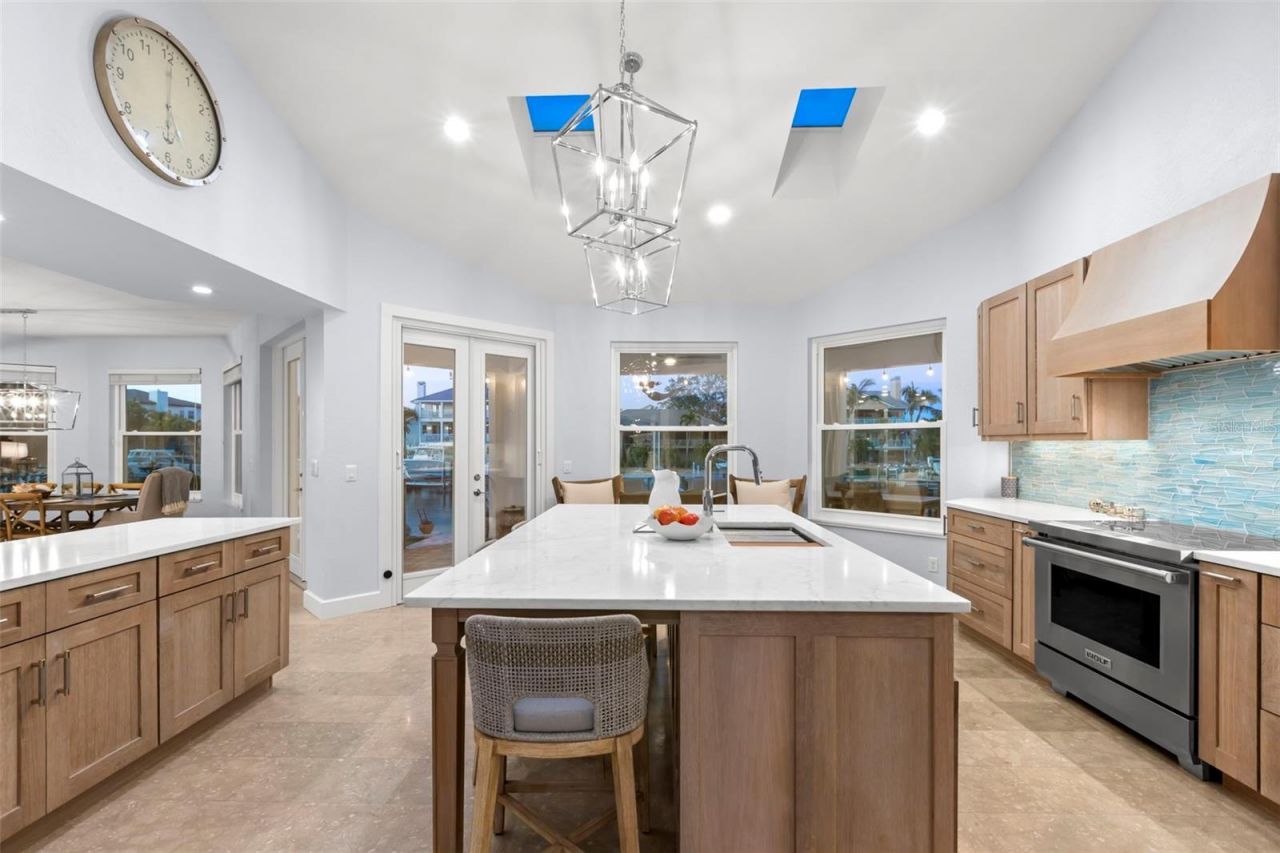 123 8th Street E, Tierra Verde, FL 33715 Photo