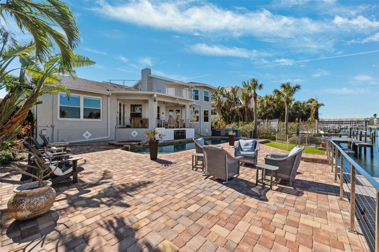 123 8th Street E, Tierra Verde, FL 33715 Photo