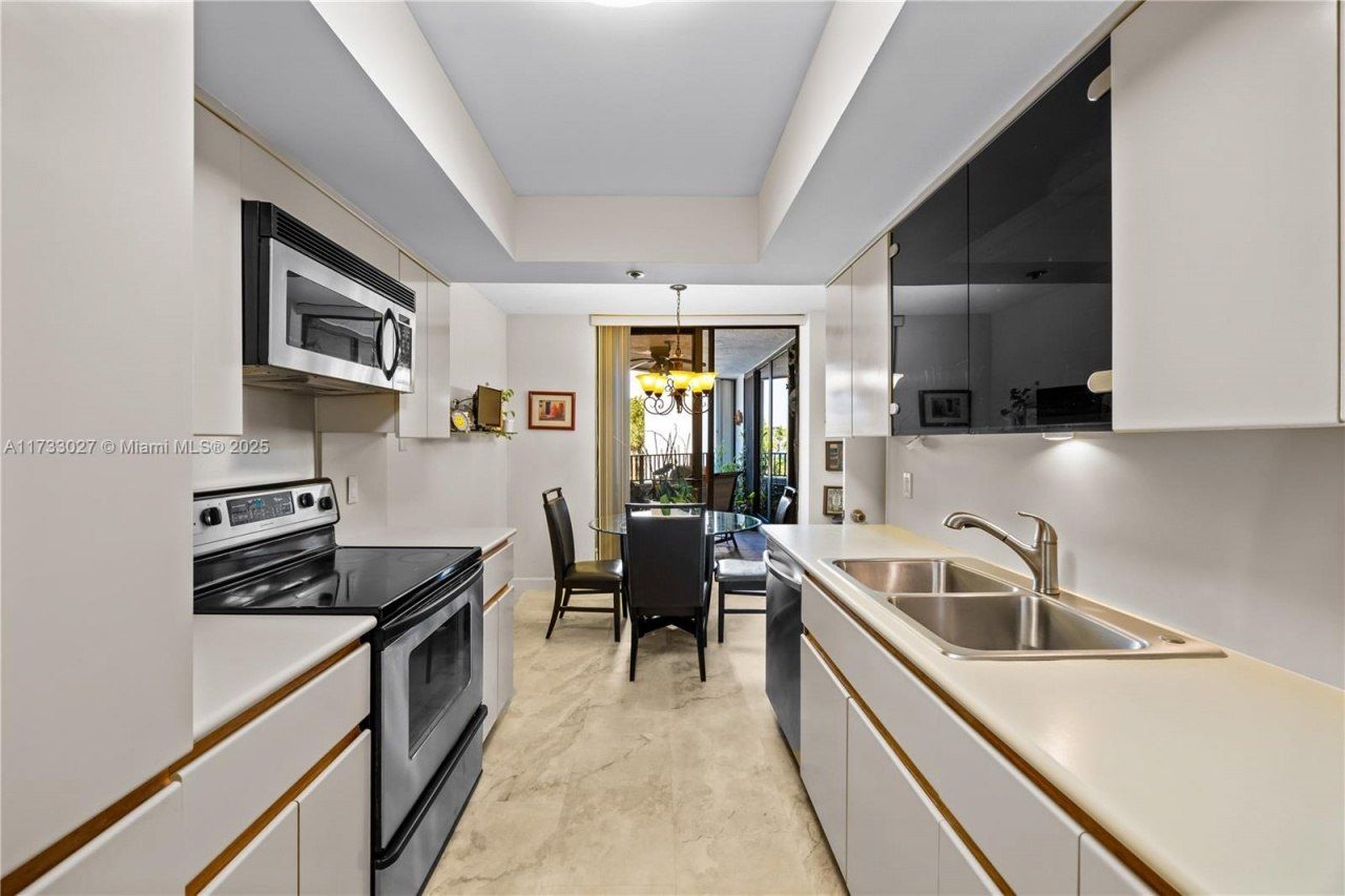 300 Three Islands Blvd, Unit 102, Hallandale Beach, FL 33009 Photo