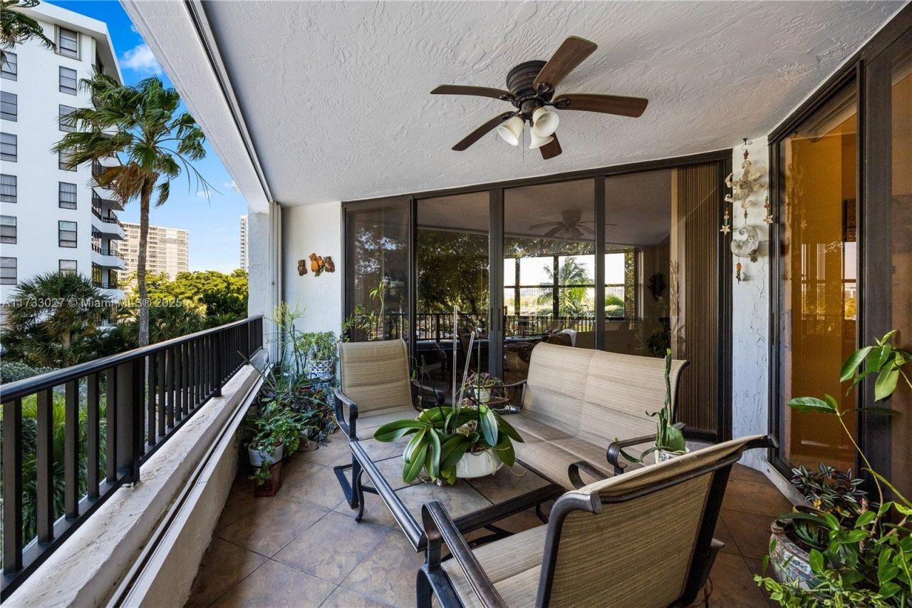 300 Three Islands Blvd, Unit 102, Hallandale Beach, FL 33009 Photo