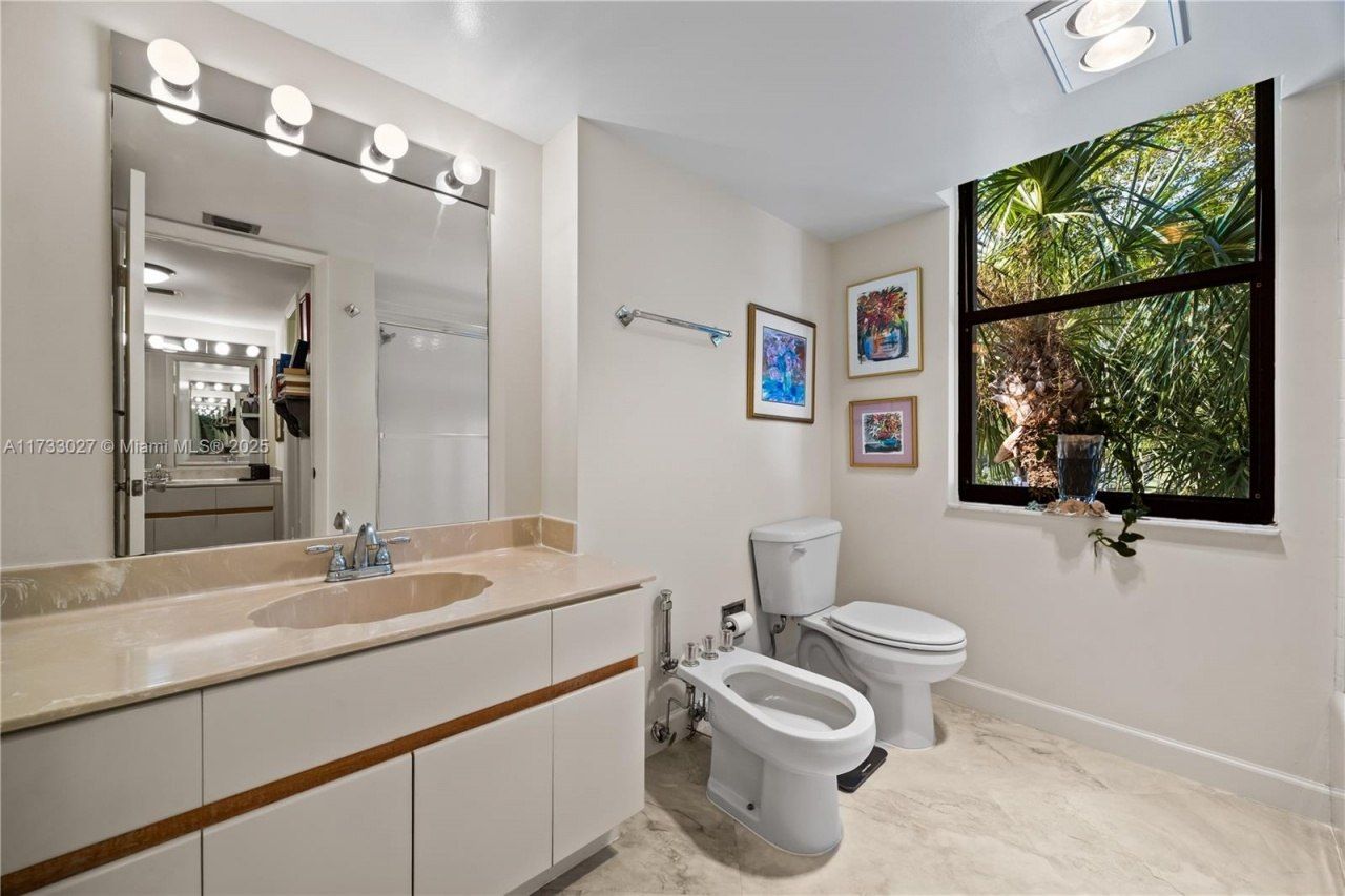 300 Three Islands Blvd, Unit 102, Hallandale Beach, FL 33009 Photo