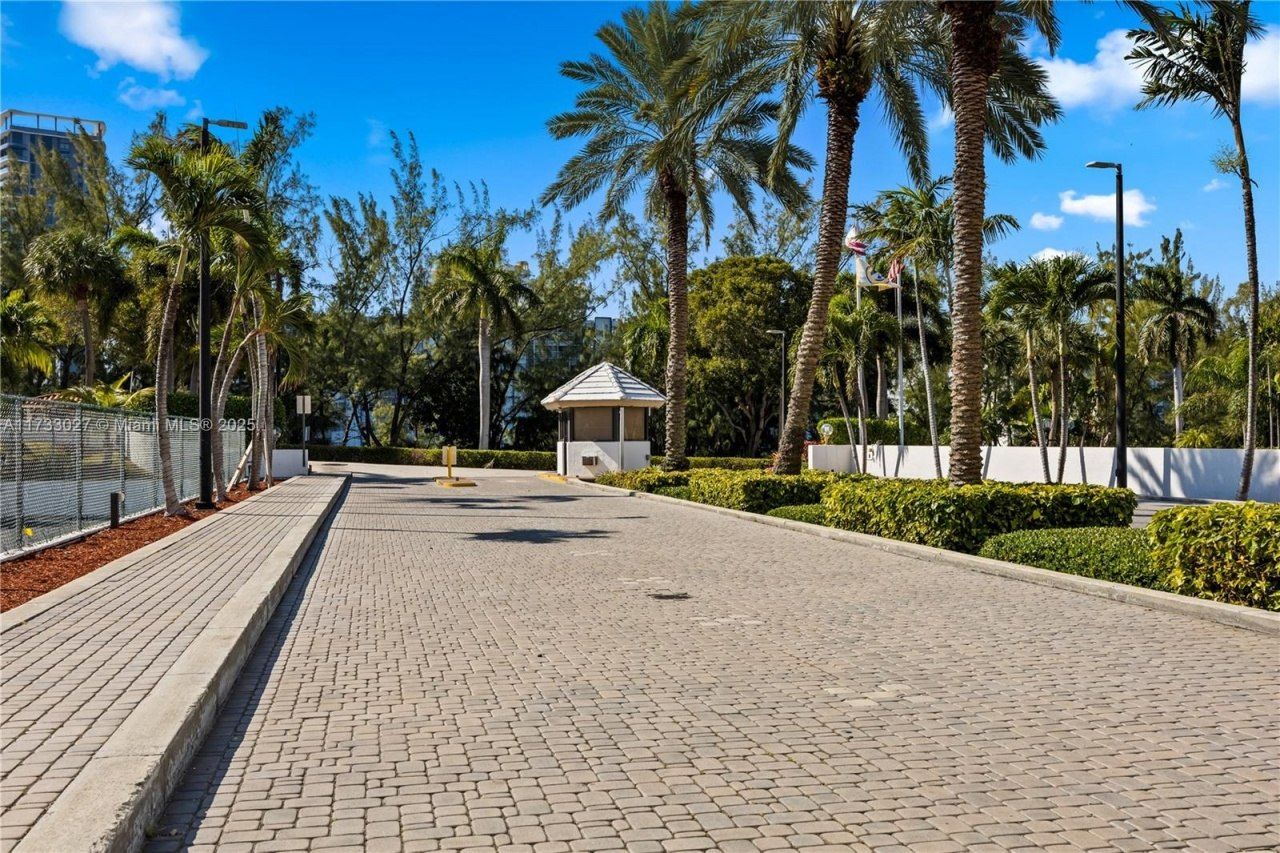 300 Three Islands Blvd, Unit 102, Hallandale Beach, FL 33009 Photo