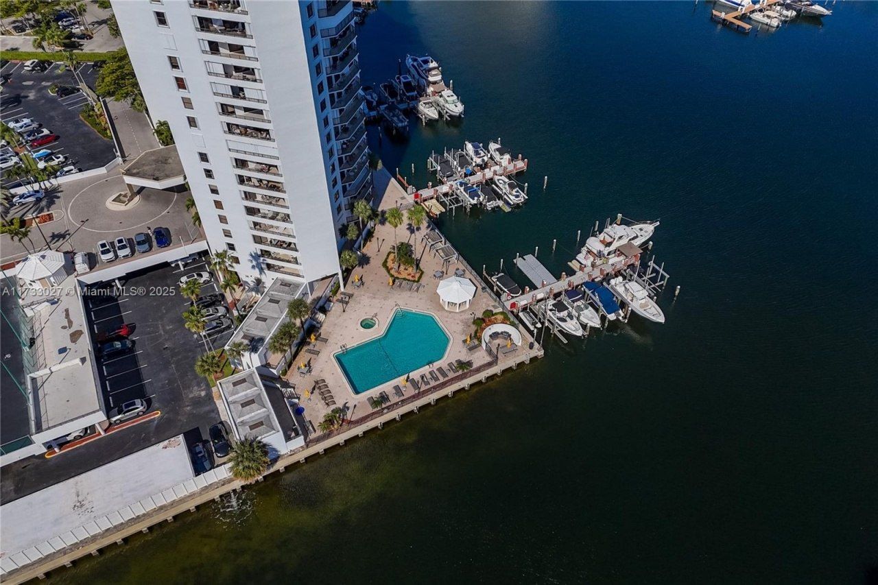 300 Three Islands Blvd, Unit 102, Hallandale Beach, FL 33009 Photo