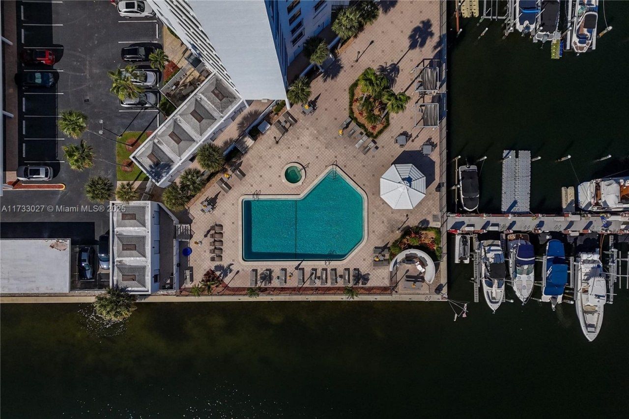 300 Three Islands Blvd, Unit 102, Hallandale Beach, FL 33009 Photo