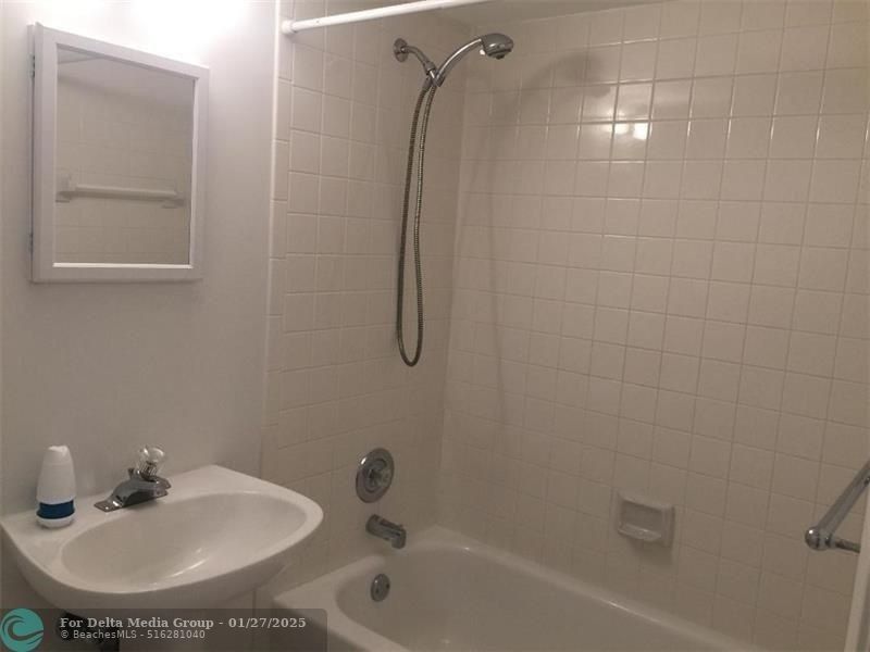 2236 N Cypress Bend Drive, Unit 209, Pompano Beach, FL 33069 Photo