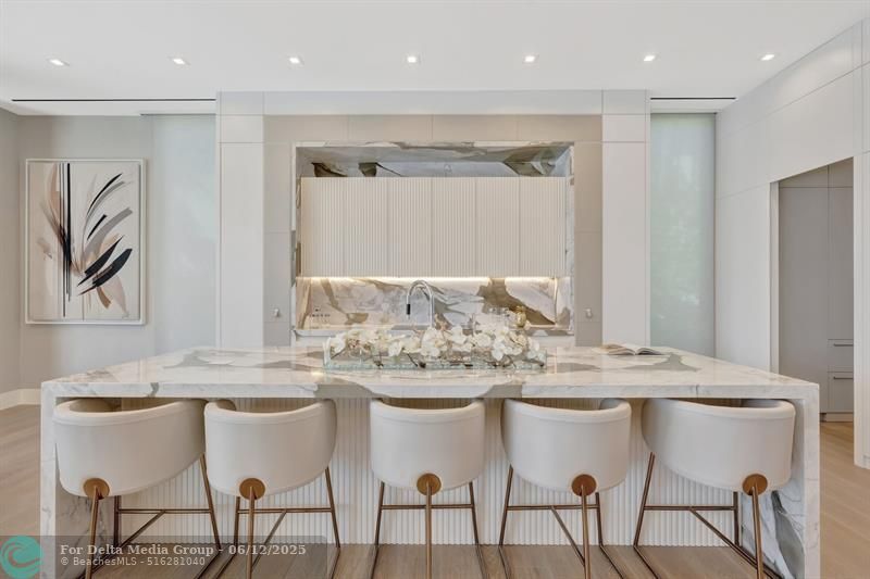 2560 Del Lago Dr, Fort Lauderdale, FL 33316 Photo