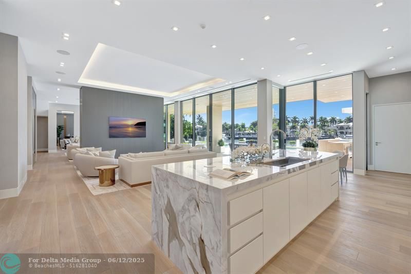 2560 Del Lago Dr, Fort Lauderdale, FL 33316 Photo